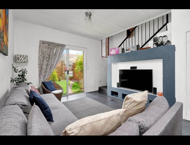 2 BEDROOM DUPLEX FOR SALE IN NORTH RIDING